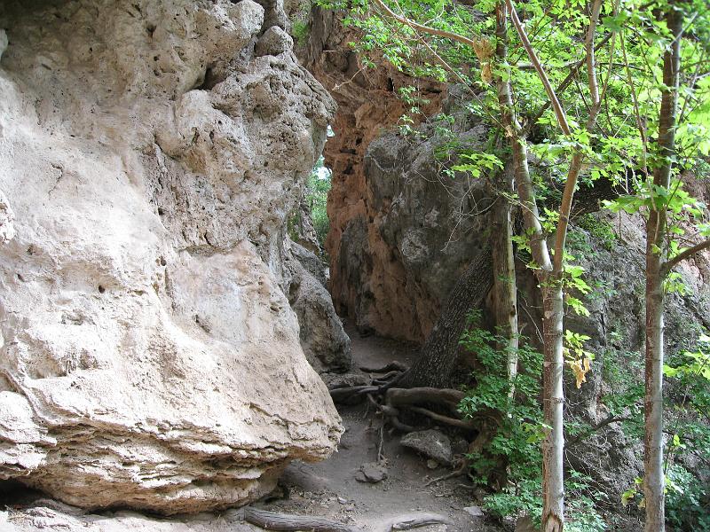 Tonto Natural Bridge 053.jpg